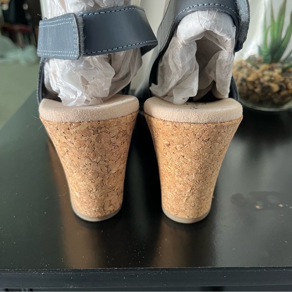 Clarks Lafley Joy Leather Wedges Sz 8.5 - Picture 3 of 6